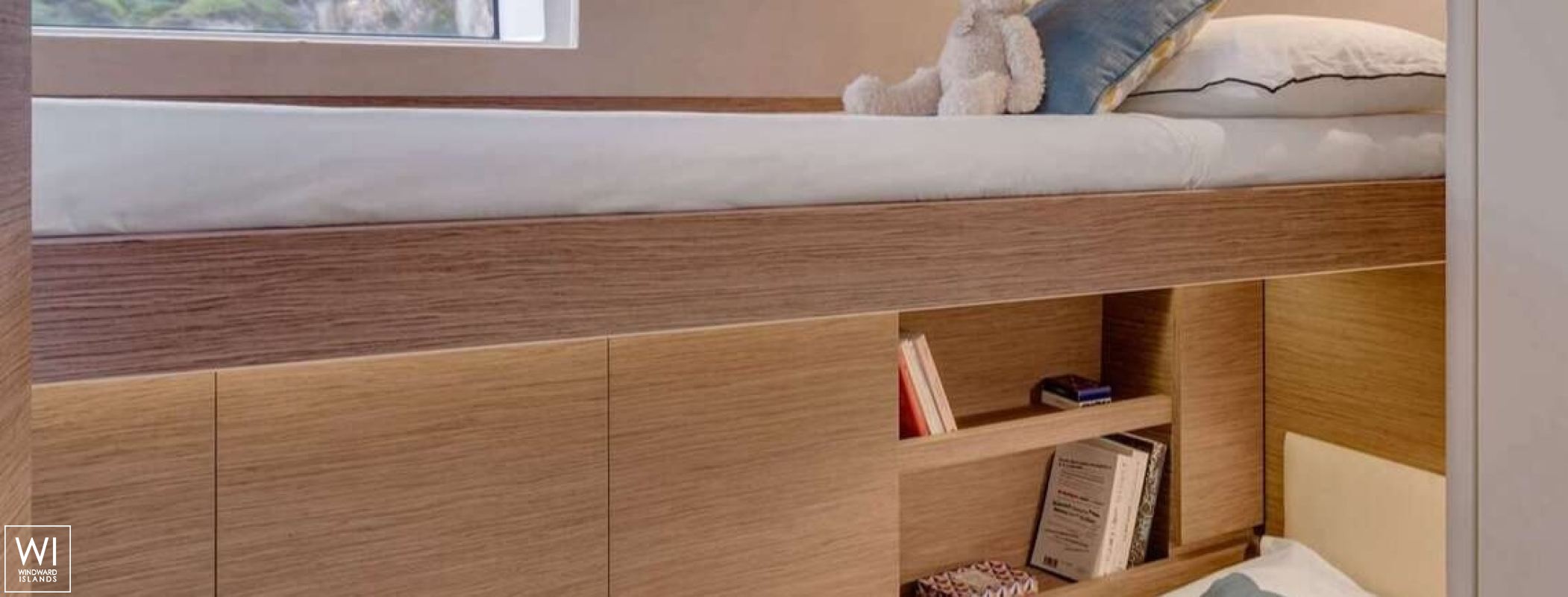 Mahina 3  CNB Bordeaux 21m Interior 16