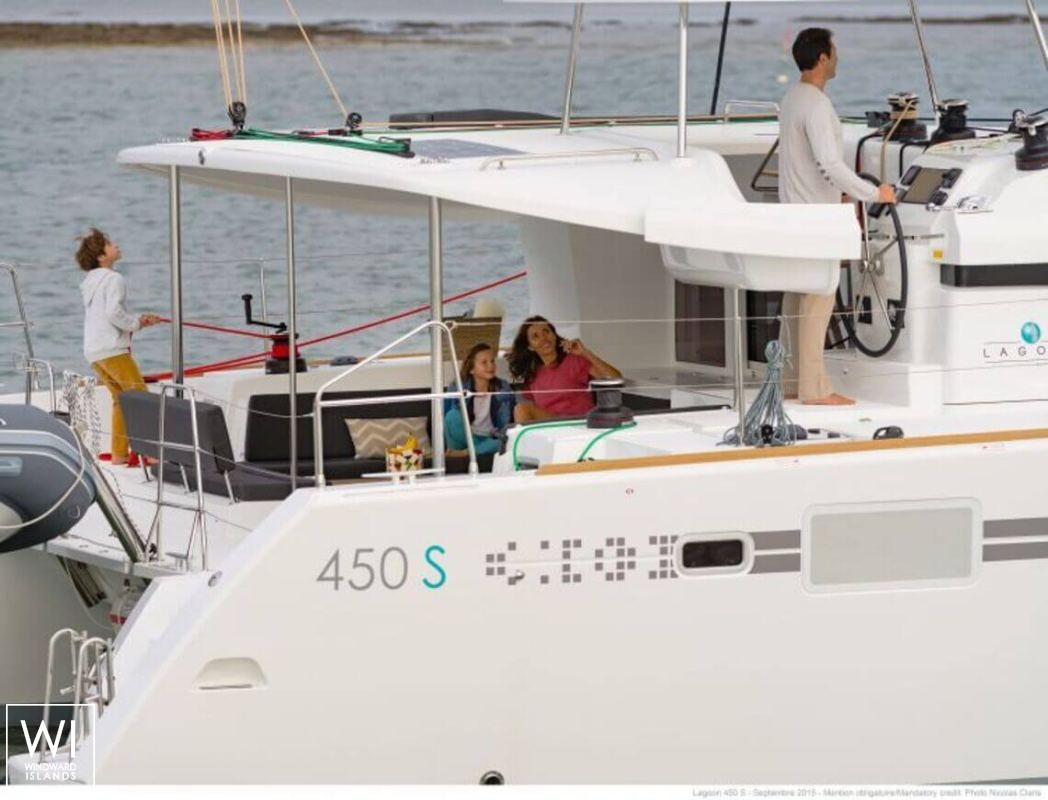 Lagoon 450S exterior