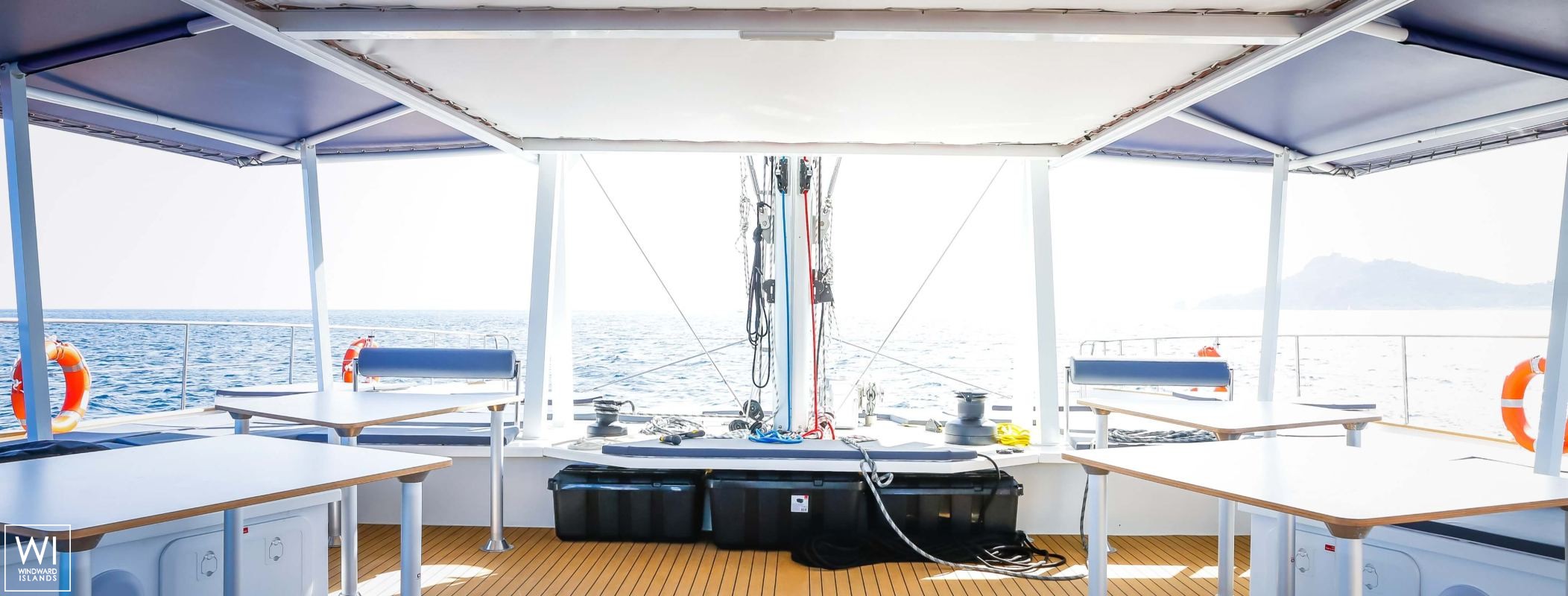 BAILA   Catamaran 72 Interior 12