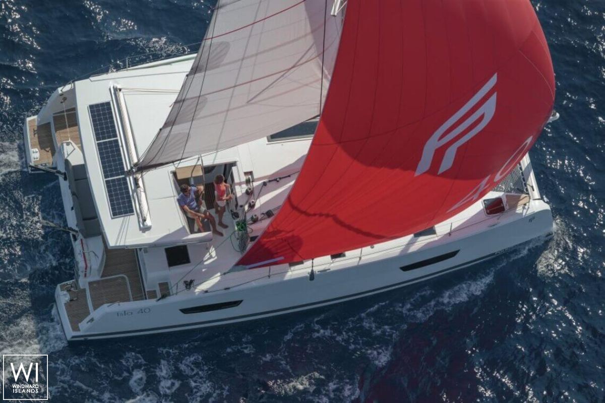 Isla 40 Fountaine Pajot Exterior 3