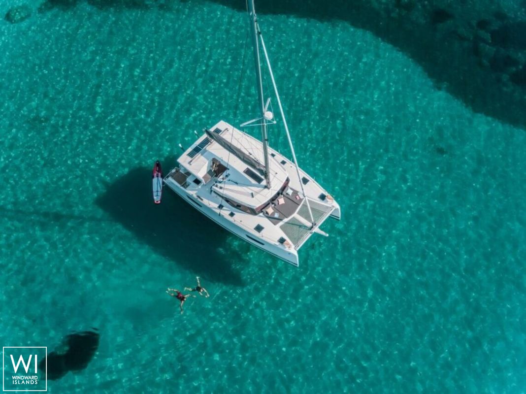 Isla 40 Fountaine Pajot Exterior 10