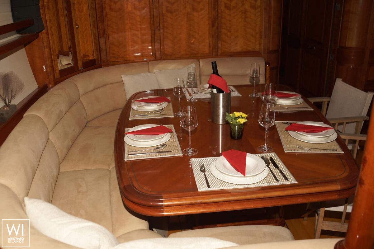 Aphrodite  Vitters Sloop 28m Interior 12