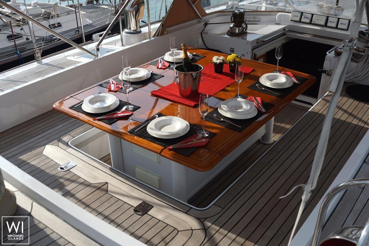 Aphrodite  Vitters Sloop 28m Interior 13
