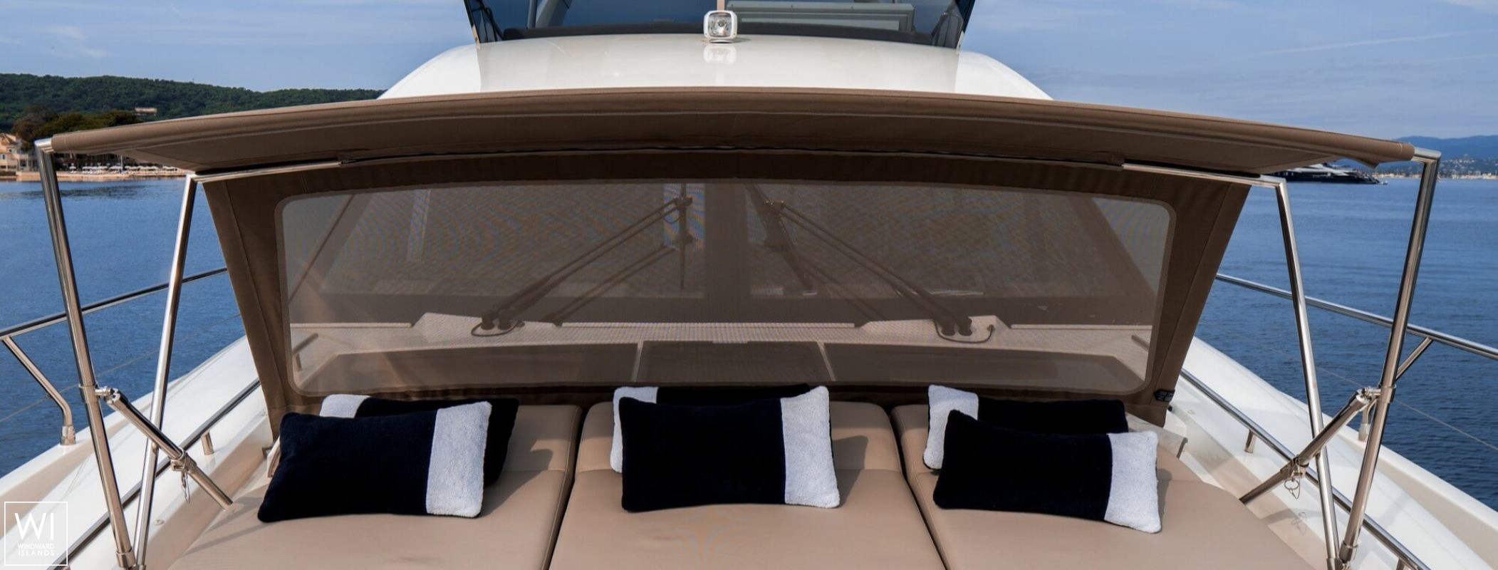 Romy One  Jeanneau Prestige 680 Exterior 1