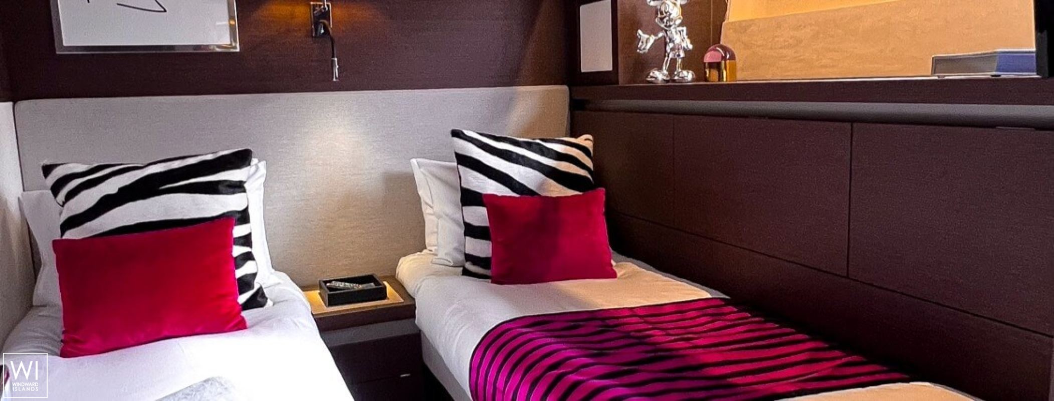 Romy One  Jeanneau Prestige 680 Interior 1