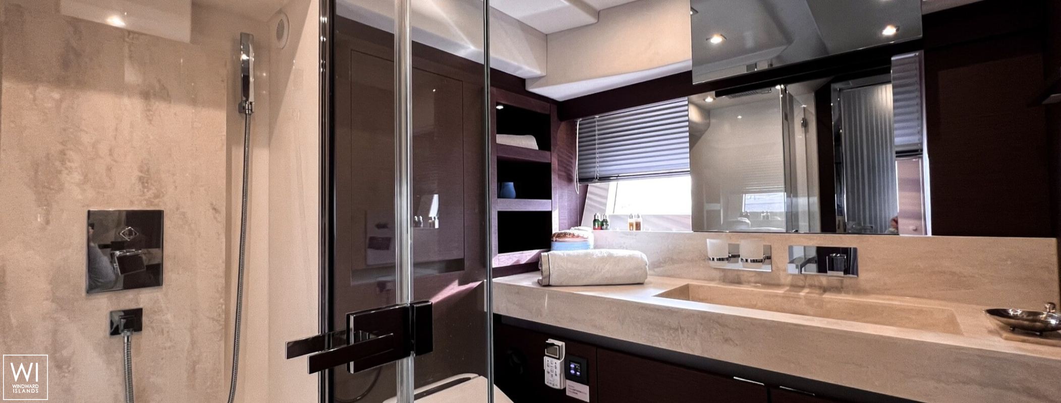 Romy One  Jeanneau Prestige 680 Interior 1