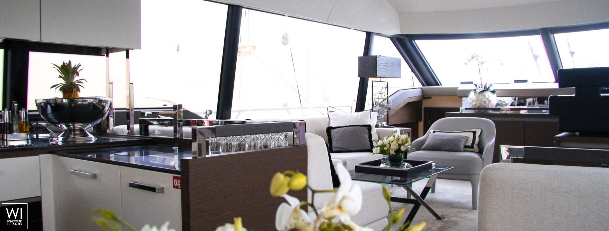 Romy One  Jeanneau Prestige 680 Interior 1