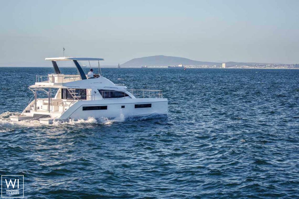 New horizon  Robertson & Caines Leopard Power 43 Exterior 4