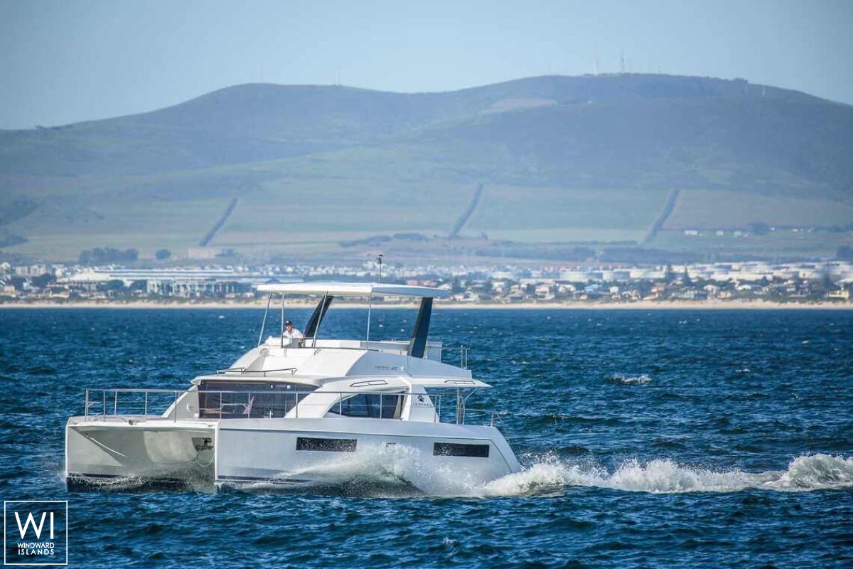 New horizon  Robertson & Caines Leopard Power 43 Exterior 5