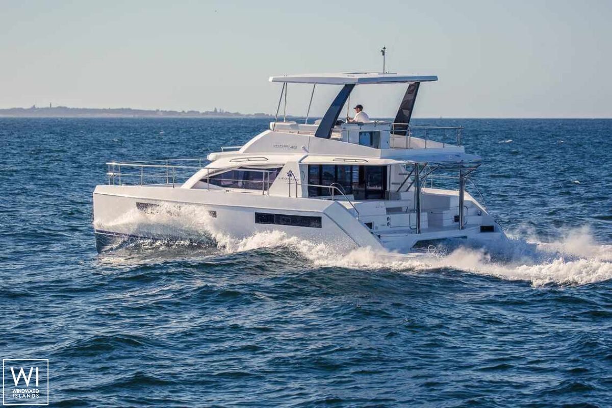 New horizon  Robertson & Caines Leopard Power 43 Exterior 3