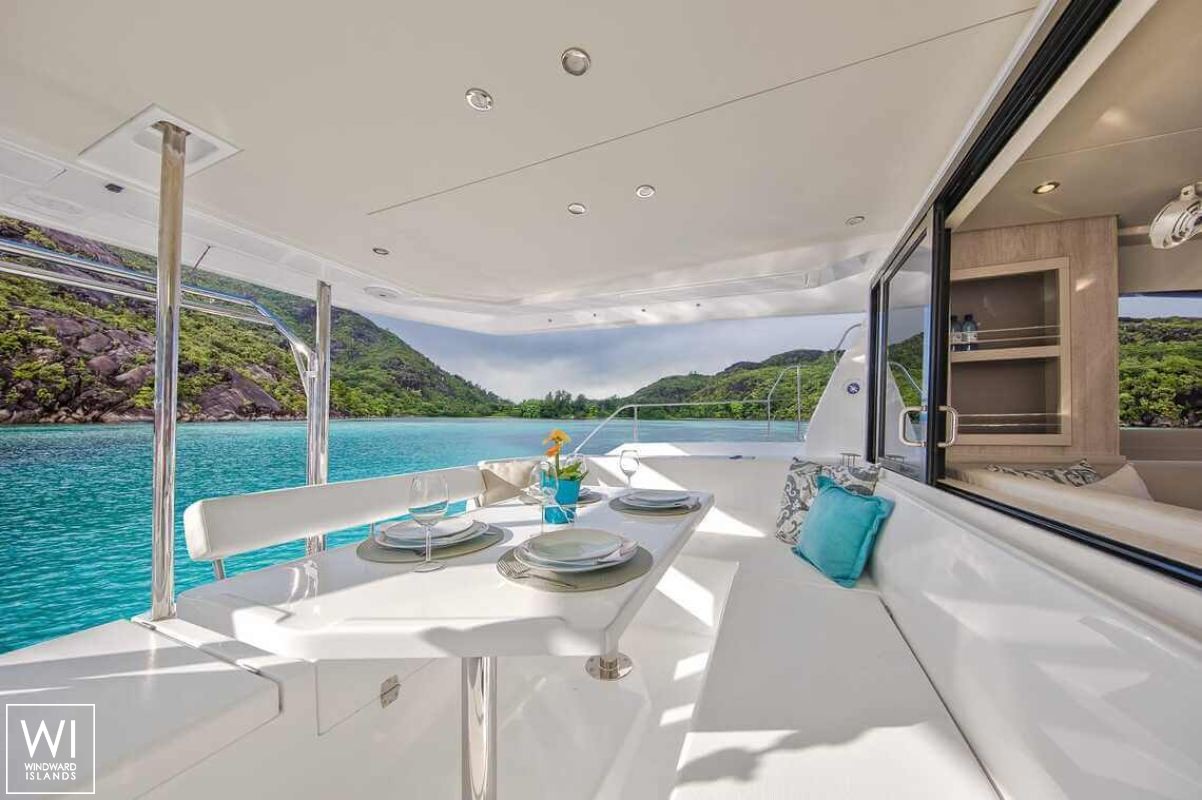 Leopard Power 43 Robertson & Caines Interior 3