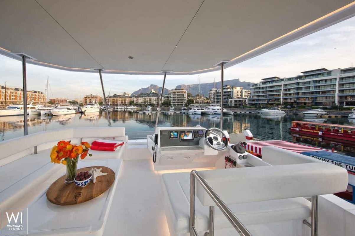 New horizon  Robertson & Caines Leopard Power 43 Interior 6