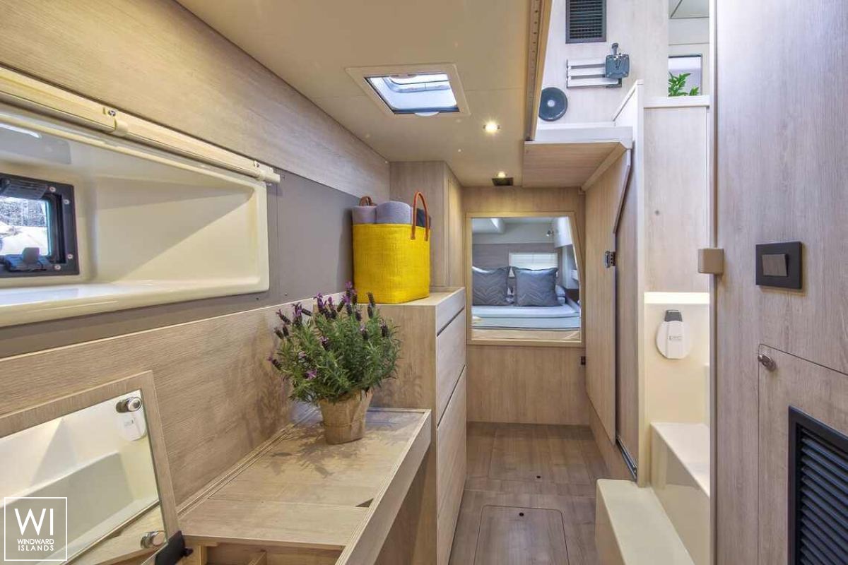 New horizon  Robertson & Caines Leopard Power 43 Interior 7