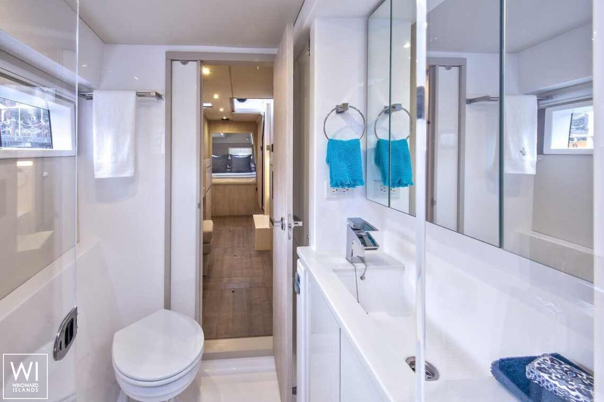 Leopard Power 43 Robertson & Caines Interior 8