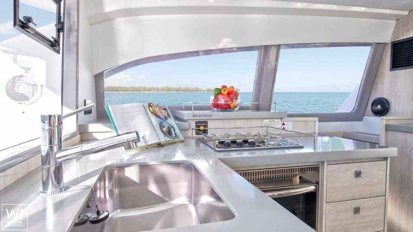 New horizon  Robertson & Caines Leopard Power 43 Interior 10