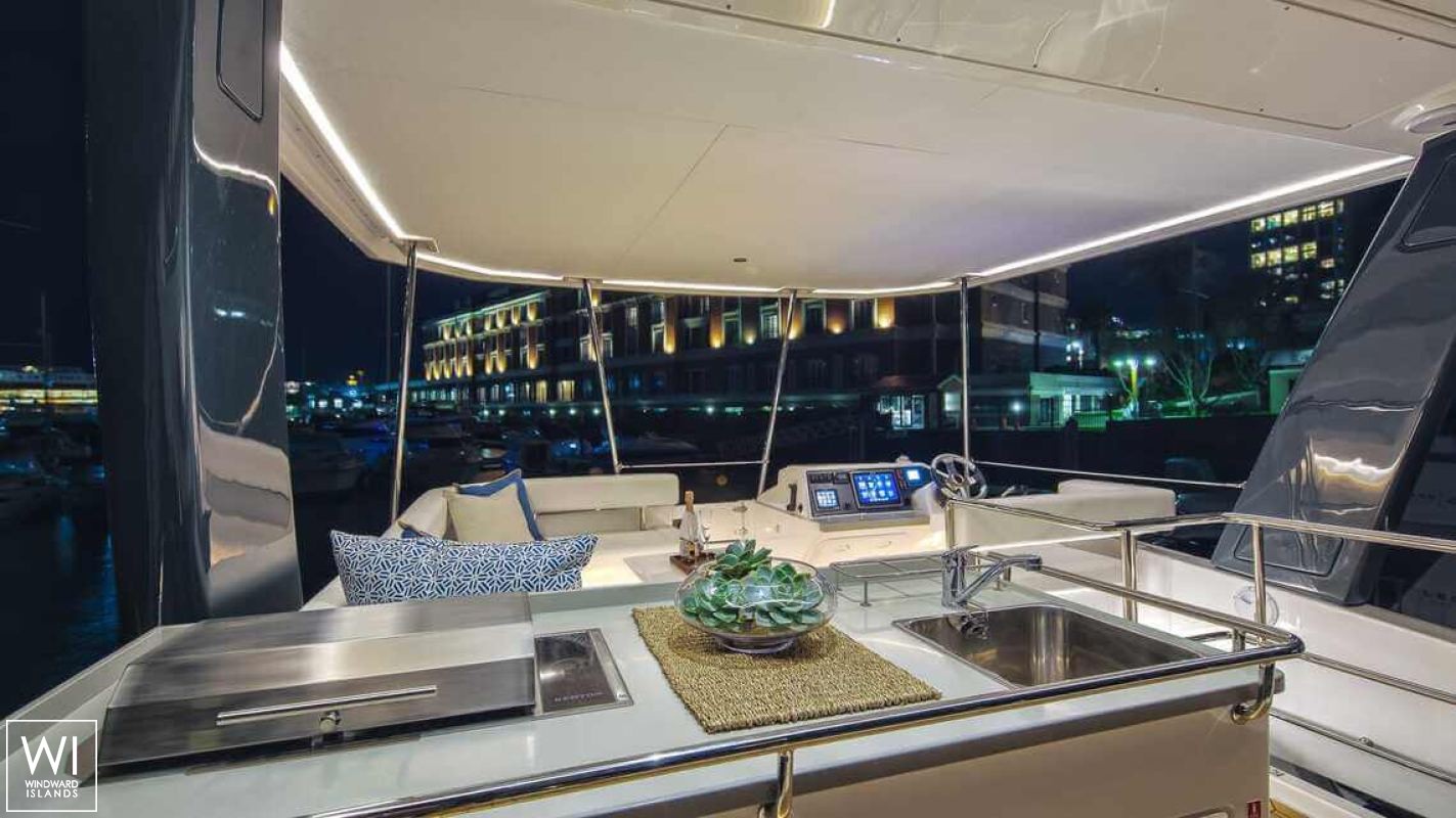 Leopard Power 43 Robertson & Caines Interior 13