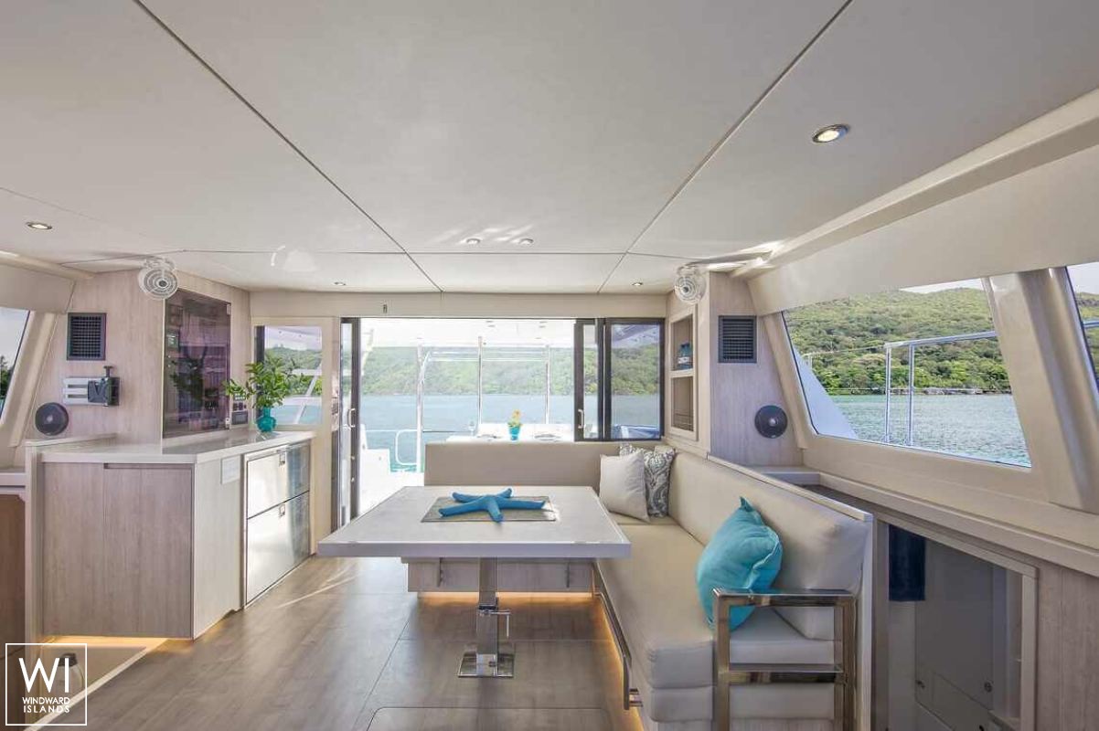 New horizon  Robertson & Caines Leopard Power 43 Interior 15