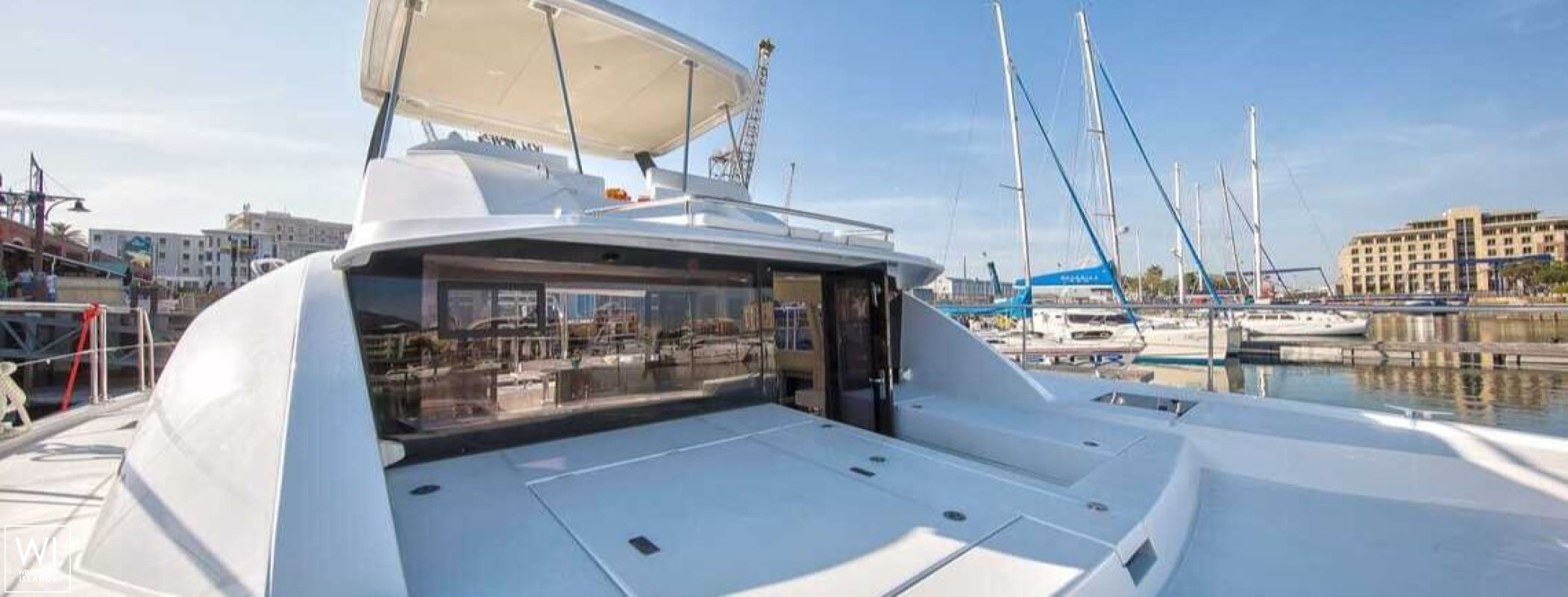 New horizon  Robertson & Caines Leopard Power 43 Exterior 11