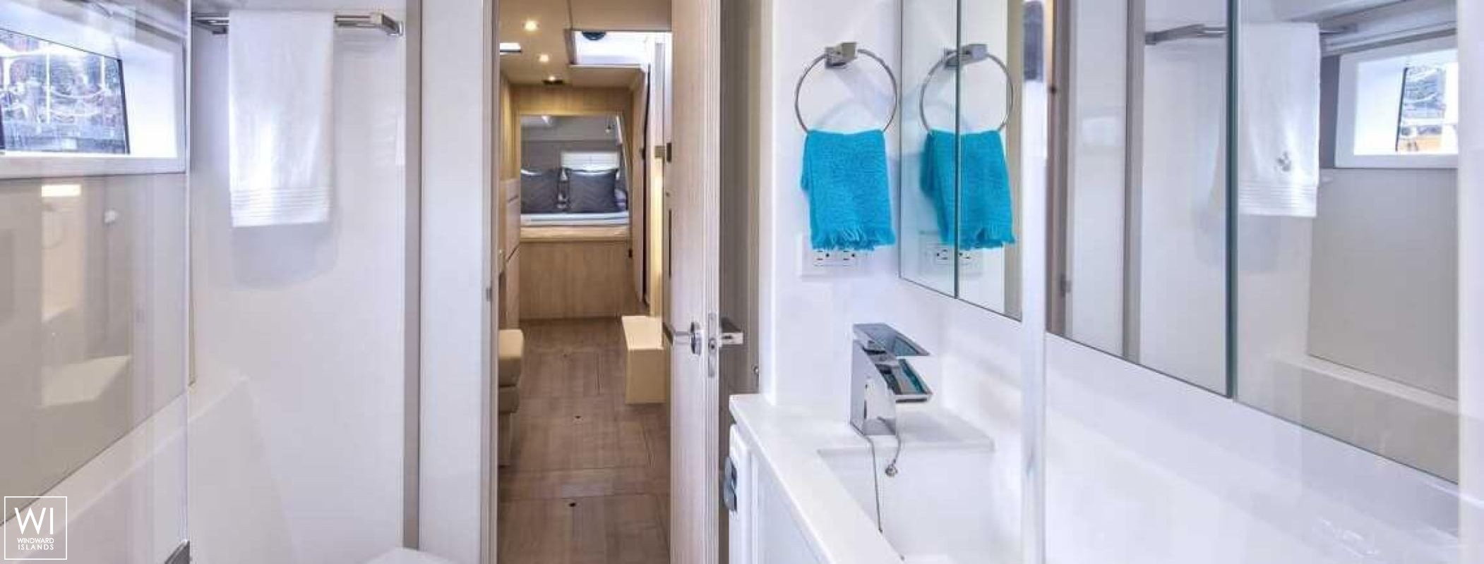 New horizon  Robertson & Caines Leopard Power 43 Interior 4