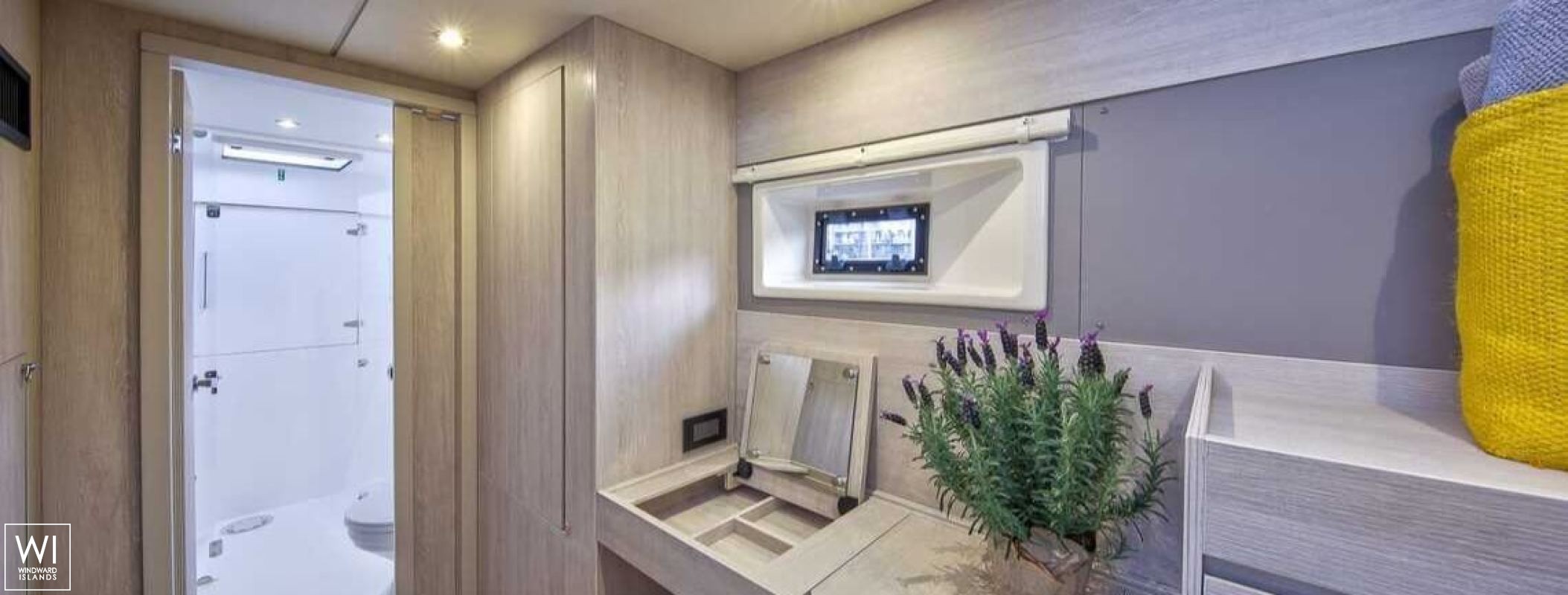 Leopard Power 43 Robertson & Caines Interior 5