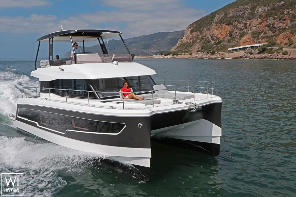 MY 40 Fountaine Pajot Exterior 2