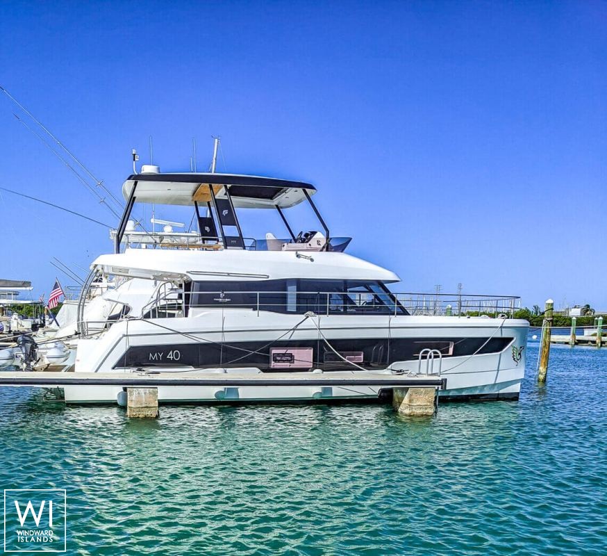 MY 40 Fountaine Pajot Exterior 3