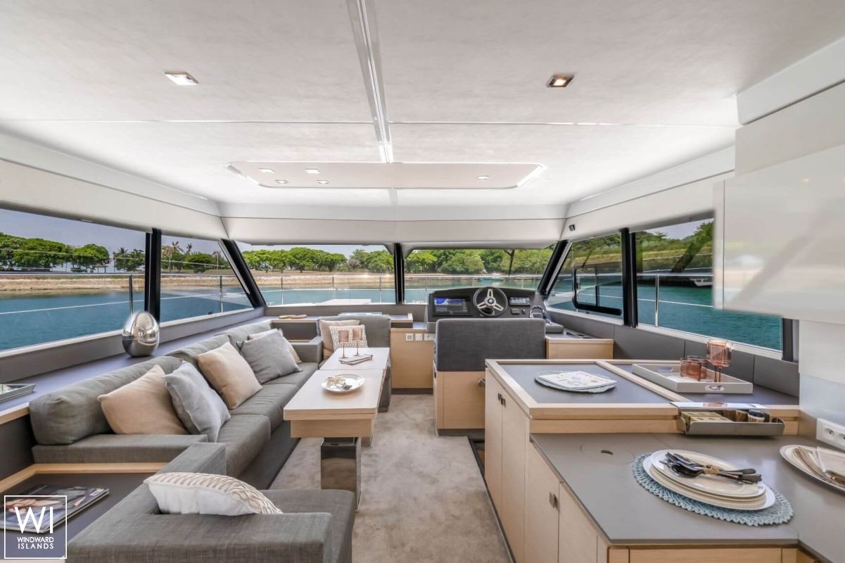 MY 40 Fountaine Pajot Interior 4