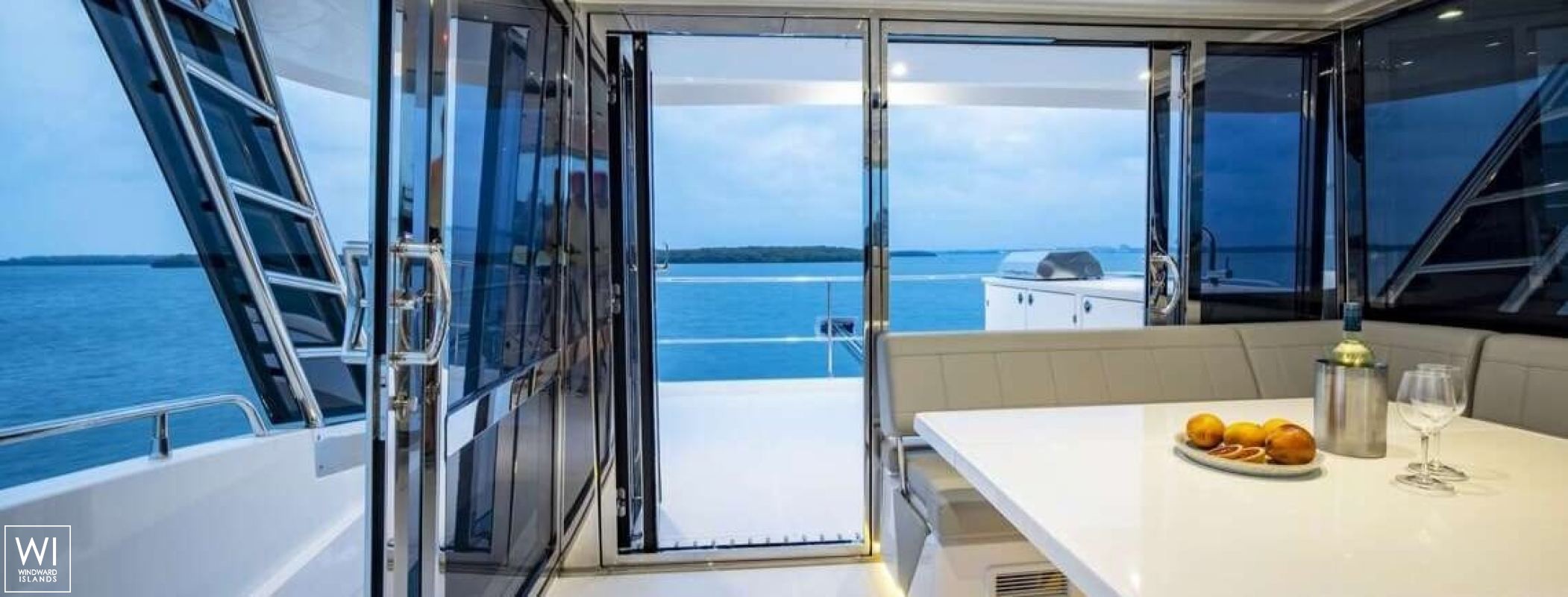 TIAMO  Aquila Powercat 54 Interior 20