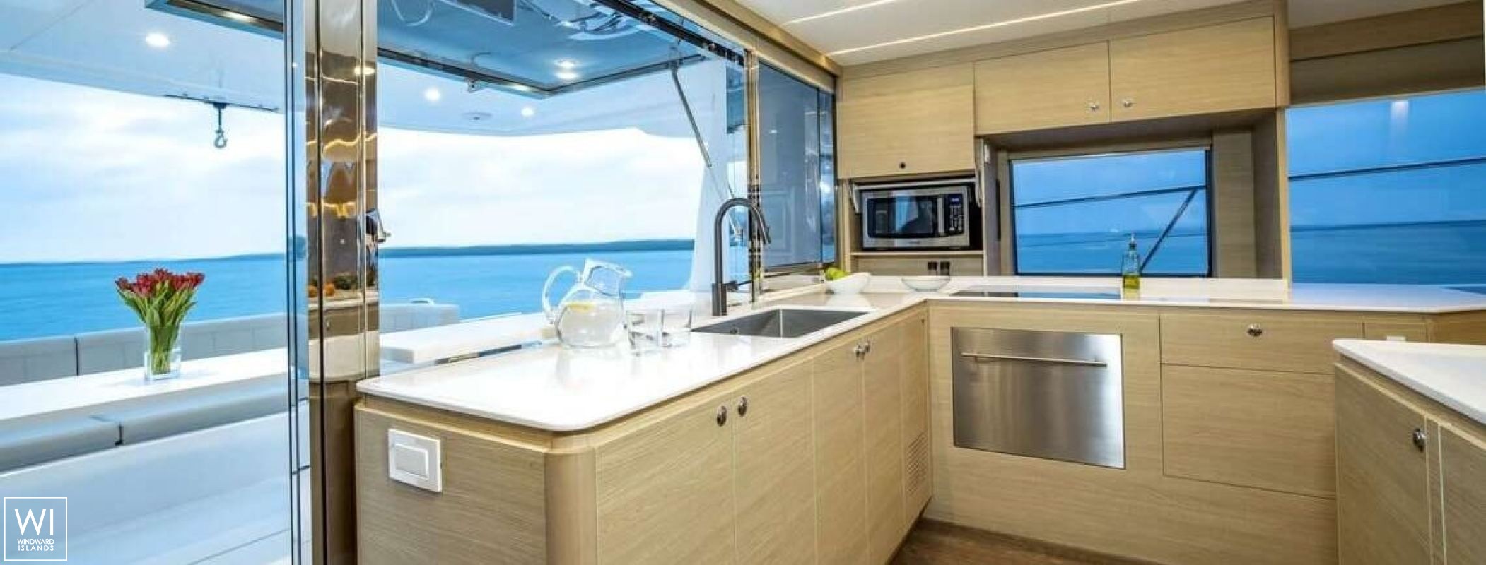 TIAMO  Aquila Powercat 54 Interior 22