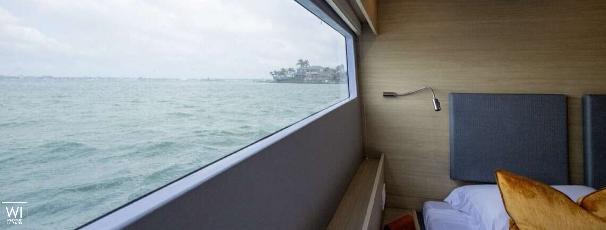 TIAMO  Aquila Powercat 54 Interior 24