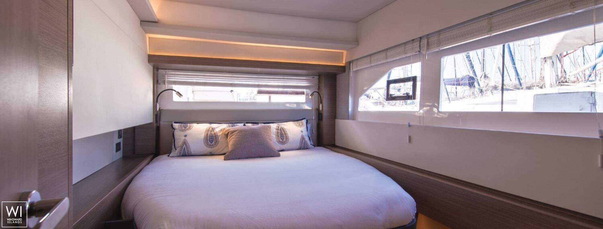 Leopard 53 Powercat Leopard Yachts Interior 1