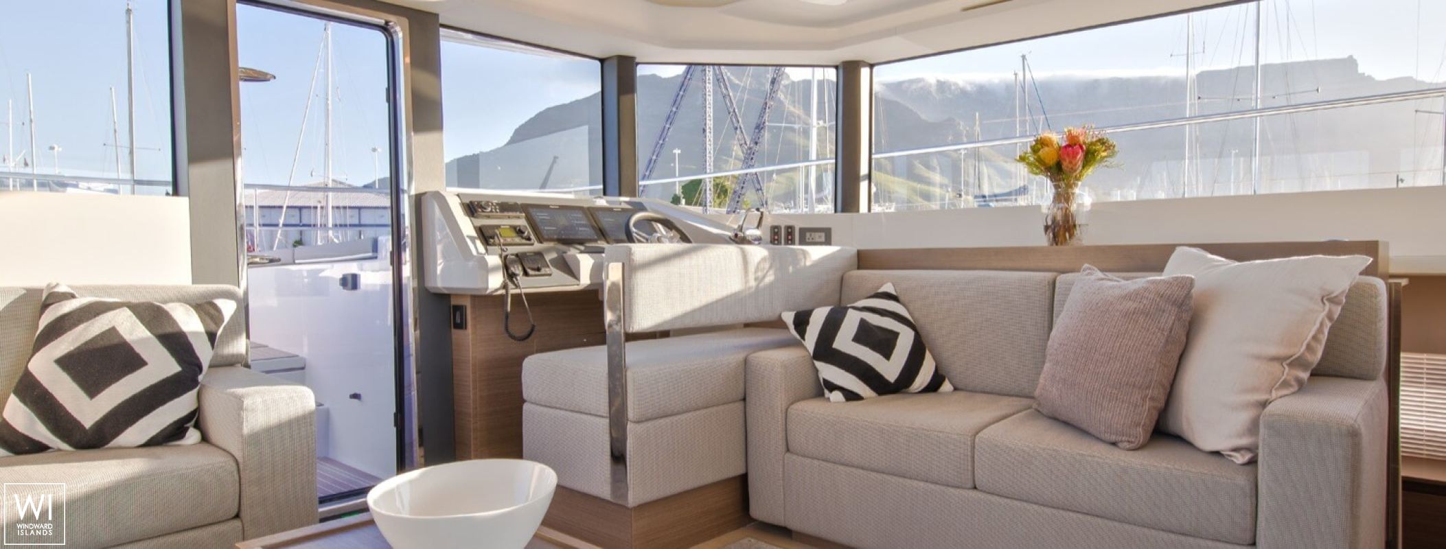 Leopard 53 Powercat Leopard Yachts Interior 6