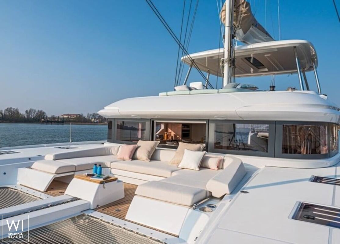 Lagoon 55 catamaran Charter
