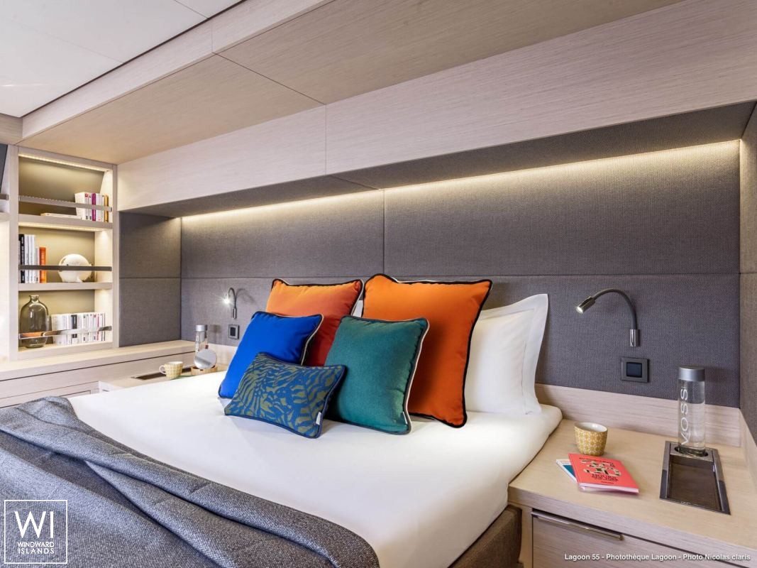 Lagoon 55 catamaran Charter cabin