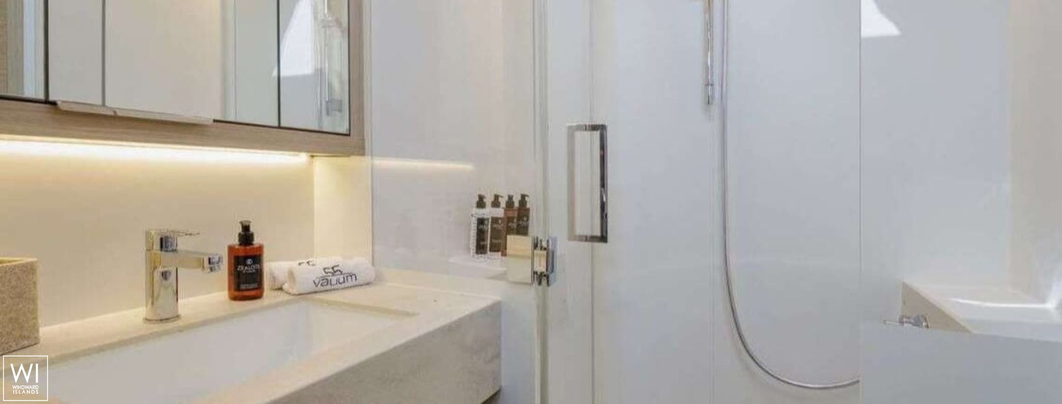 VALIUM 55  Lagoon Catamaran Lagoon 55 Interior 24