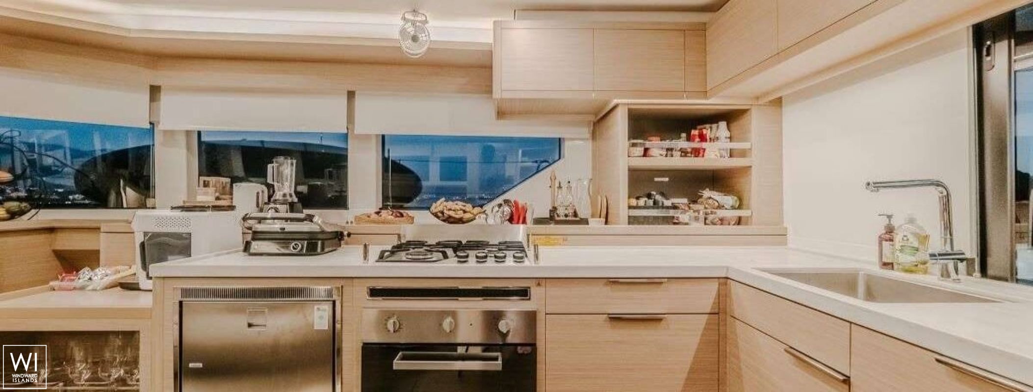 TRI WING  Lagoon Catamaran Lagoon 55 Interior 1