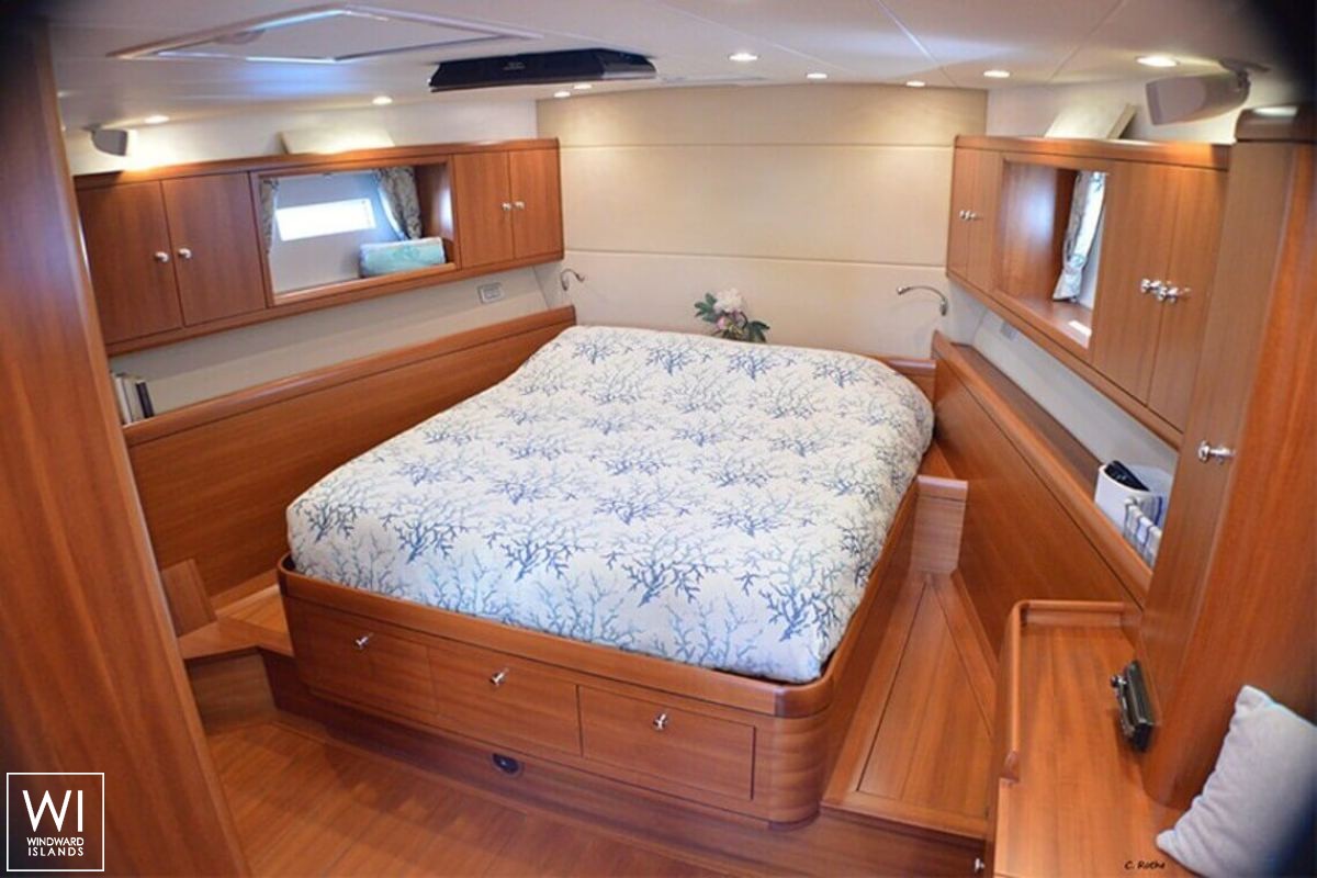 Terra di Mezza III  Solaris Sail 72 Interior 8