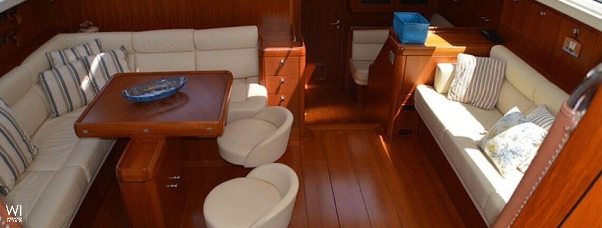 Terra di Mezza III  Solaris Sail 72 Interior 1