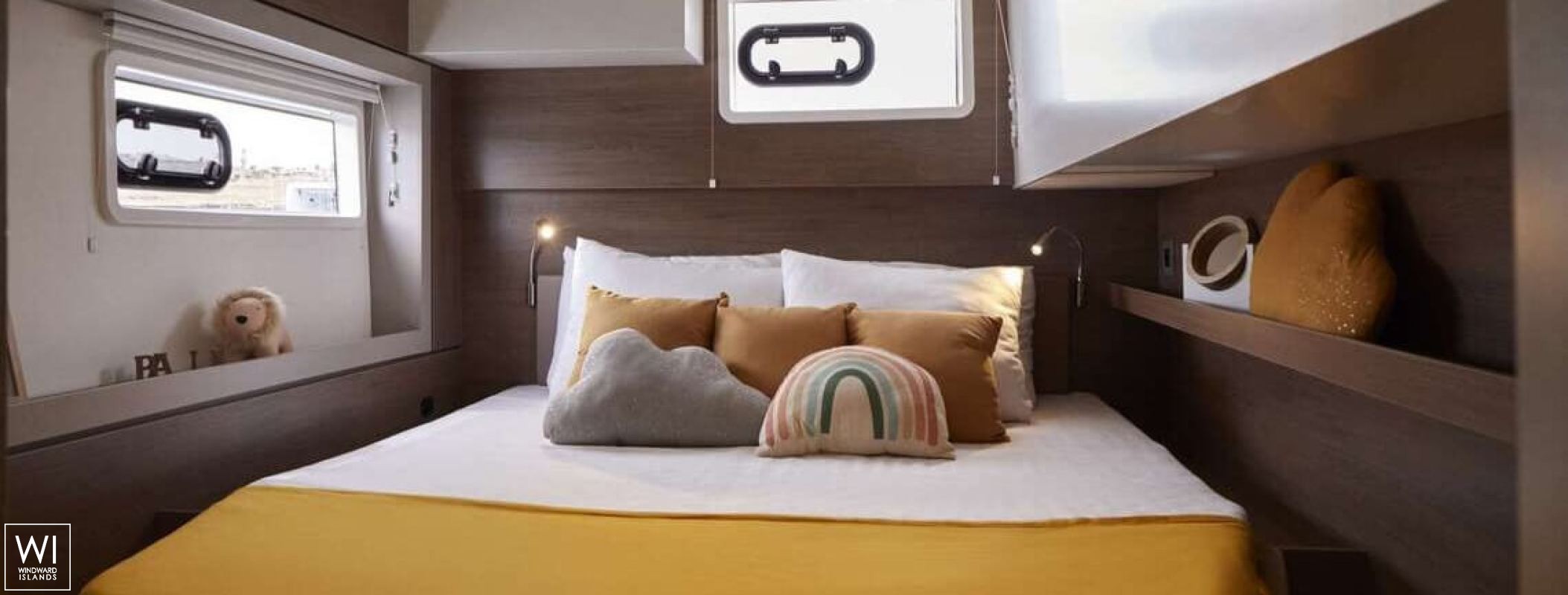 OLIVIA  Catana Catamaran Bali 4.4 Interior 13