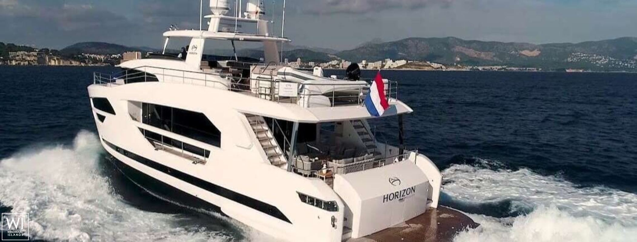 Midnight Moon  Horizon Horizon 85 Exterior 1