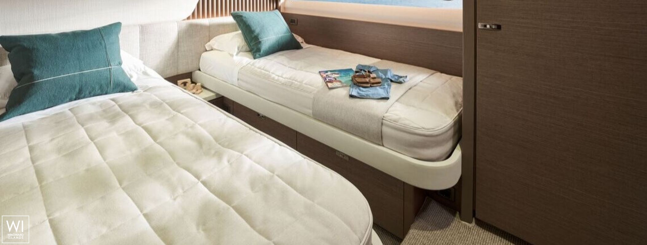 ELIZABETH   Princess Yachts Y 72 Interior 14
