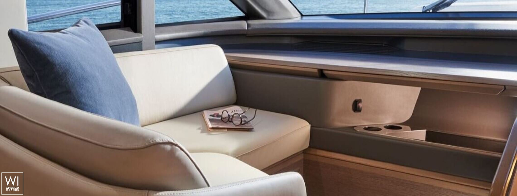 ELIZABETH   Princess Yachts Y 72 Interior 20