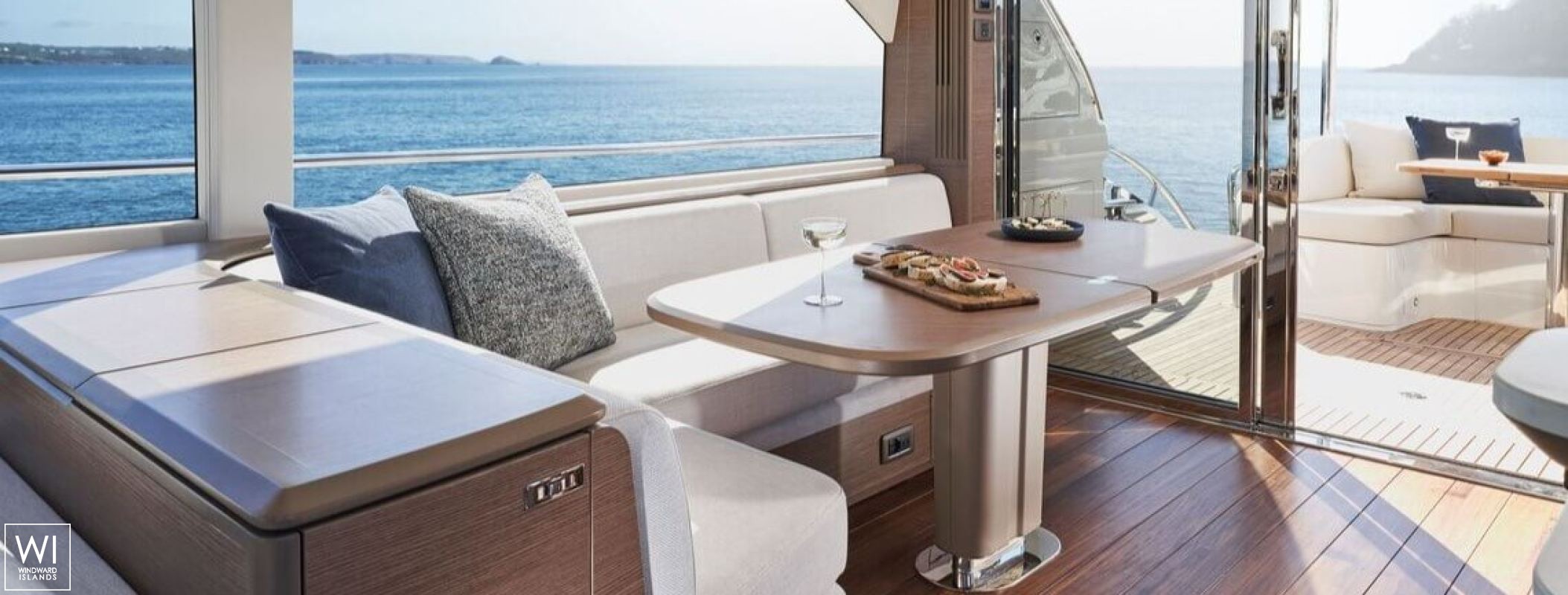ELIZABETH   Princess Yachts Y 72 Interior 26