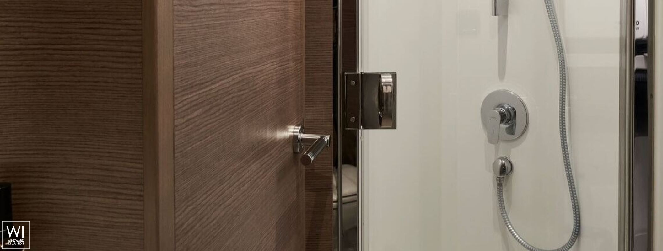 ELIZABETH   Princess Yachts Y 72 Interior 27