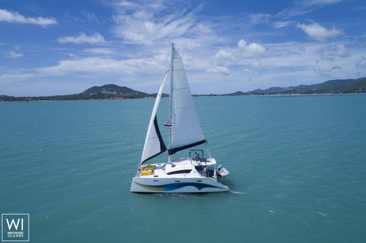 Islands Spirit 410 Islands Spirit Catamaran Exterior 2