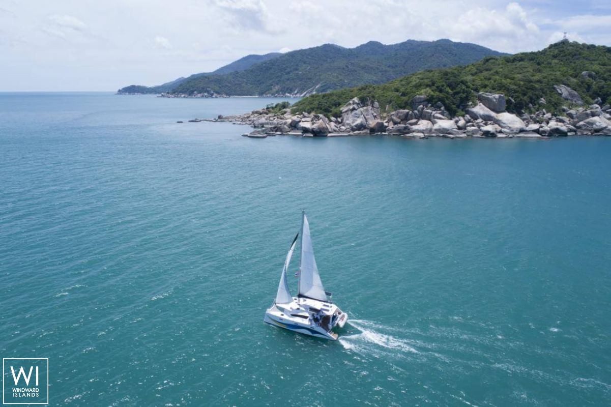 Islands Spirit 410 Islands Spirit Catamaran Exterior 5