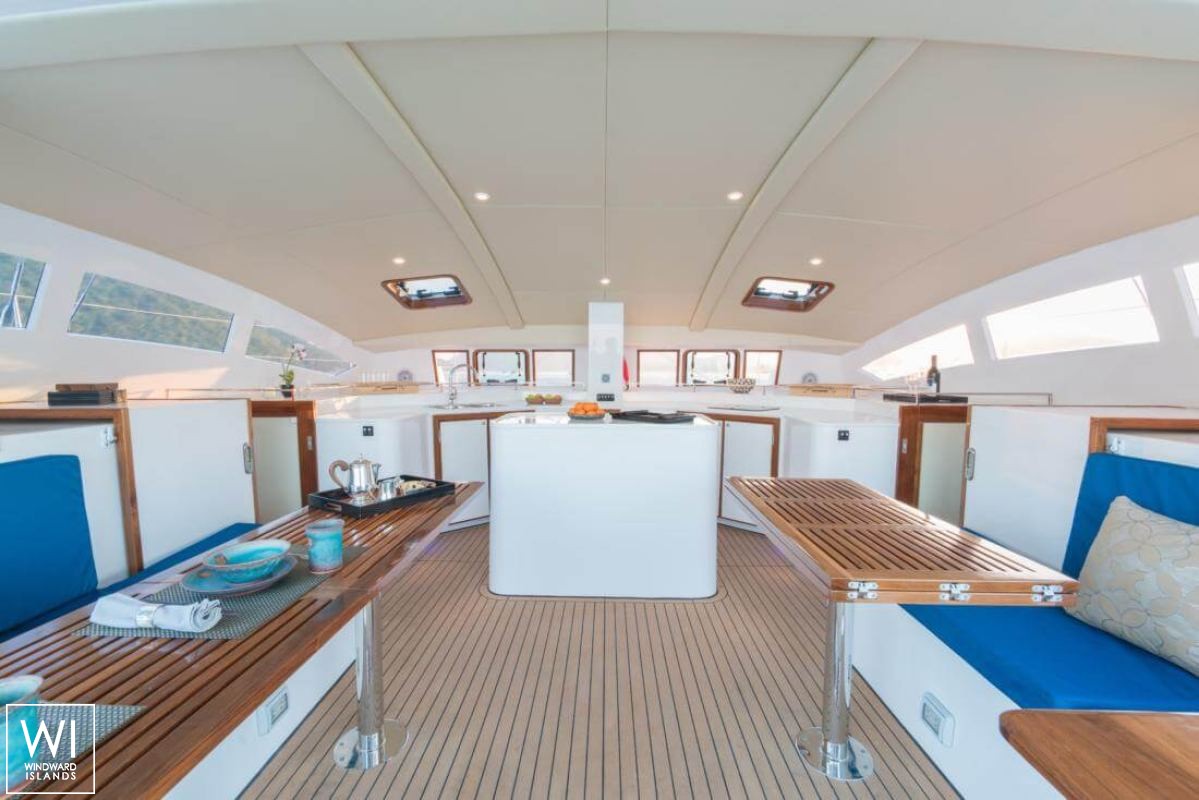 Islands Spirit 410 Islands Spirit Catamaran Interior 3