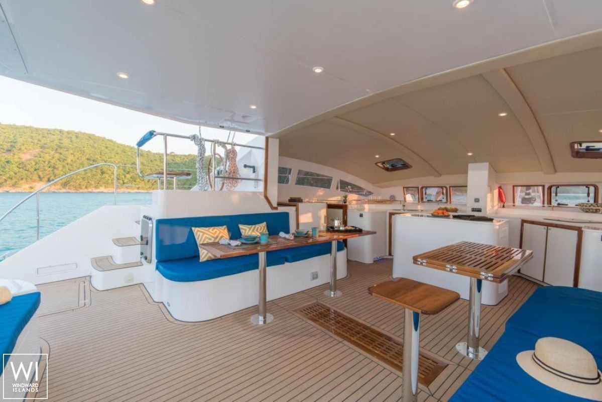 Islands Spirit 410 Islands Spirit Catamaran Interior 5