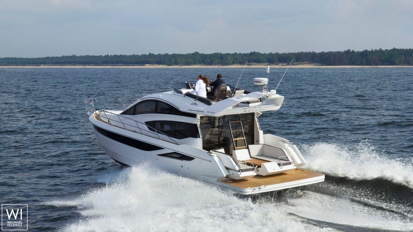 Skydeck  430 Galeon Exterior 4