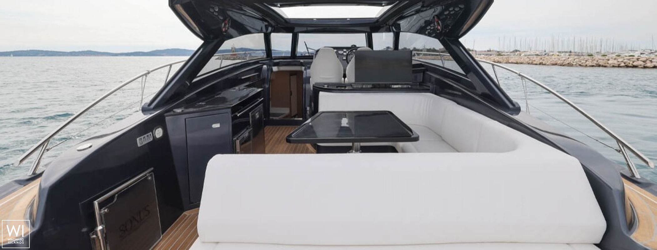 Power 44 Focus Exterior 4